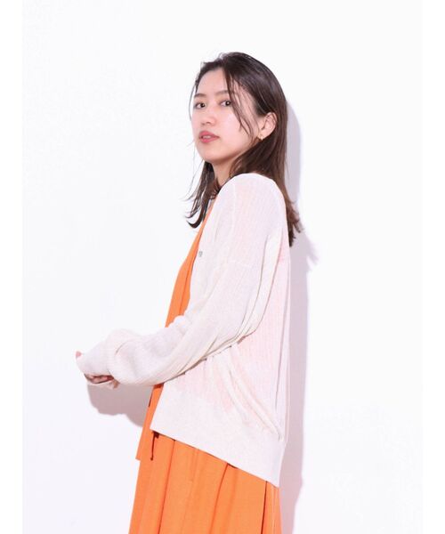 Ungrid（アングリッド）の「シアーボリュームニットカーデ（カーディガン/ボレロ・レディース・アイボリー/オレンジ/グリーン・FREE）」の9枚目の写真