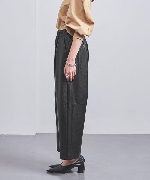 最終値下☆新品タグ付☆ SACRA フェイクレザー パンツ SACRA（サクラ）の「＜SACRA＞フェイクレザー パンツ（その他パンツ