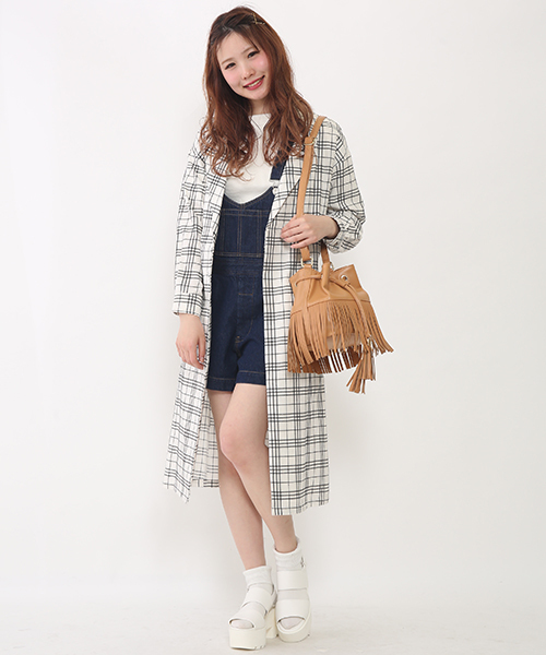 one after another NICE CLAUP(ワンアフターアナザーナイスクラップ)の「【mina4月号掲載 ナイスクラップ】ロングチェスターコート(チェスターコート・レディース・ネイビー/オフホワイト/ブルー・FREE)」の18枚目の写真