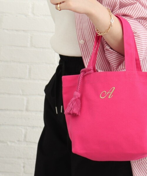 SHOO・LA・RUE（シューラルー）の「◆巾着付きイニシャルトート（トートバッグ・レディース・イエロー/オレンジ/ブルー/グリーン/ブラウン系/パープル系/ピンク系・00）」の7枚目の写真