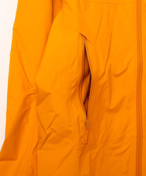 BEAMS（ビームス）の「◇ARC'TERYX /  BETA SL JACKET（ブルゾン・メンズ・ブラック/ブルー系その他・SMALL/MEDIUM/LARGE）」の5枚目の写真
