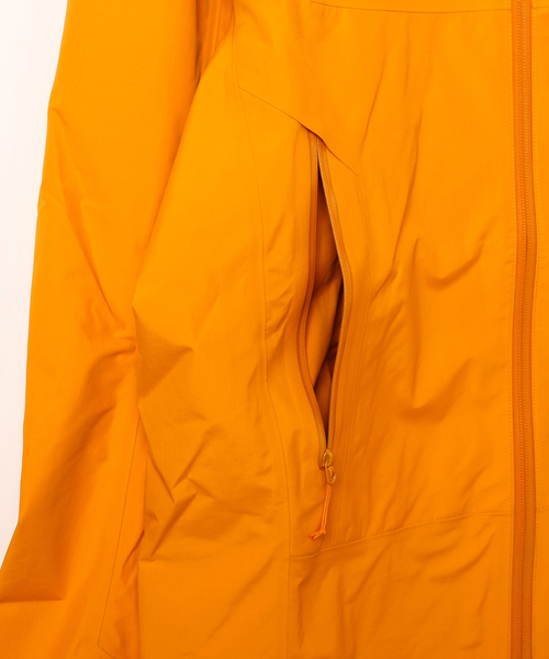 BEAMS（ビームス）の「◇ARC'TERYX /  BETA SL JACKET（ブルゾン・メンズ・ブラック/ブルー系その他・SMALL/MEDIUM/LARGE）」の6枚目の写真