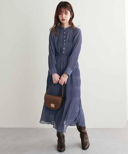 natural couture(ナチュラルクチュール)の「WEB限定カラー/2022AWアイテム/繊細なプリーツ使いが大人上品な1枚◎ マジョリカプリーツパール釦ワンピース(ワンピース・レディース・ブルー/その他2/ブラック/ピンク/その他1/ベージュ/その他3・FREE)」の19枚目の写真