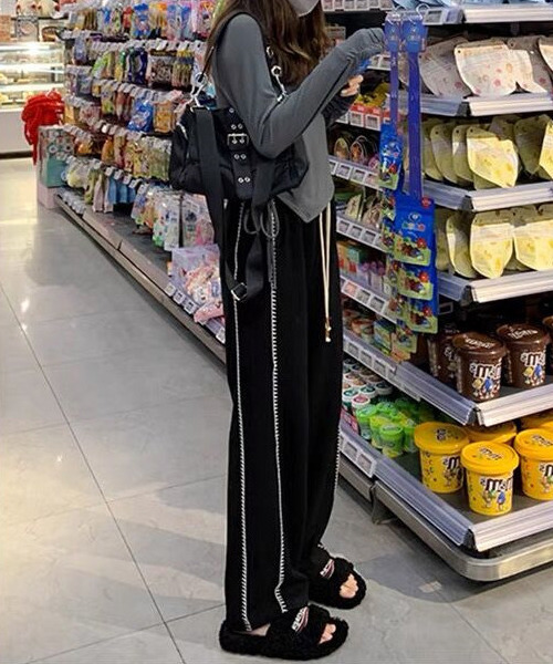 c.u.l（シーユーエル）の「ステッチ風プリント ストレートジャージーパンツ culw286（その他パンツ・レディース・ブラック・M/L）」の6枚目の写真