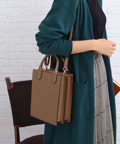 SHOO・LA・RUE(シューラルー)の「◆【2WAY】スクエアショルダーバッグ(ショルダーバッグ・レディース・ブラック/グレー/サンドベージュ・00)」の4枚目の写真