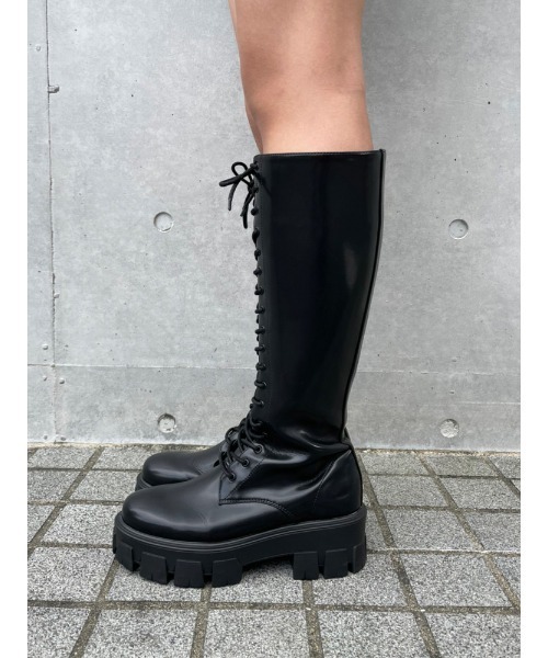 ENVYM（アンビー）の「ＬＡＣＥ ＵＰ ロングブーツ（ブーツ・レディース・ブラック・23.5㎝/22.5㎝/24.5㎝）」の2枚目の写真