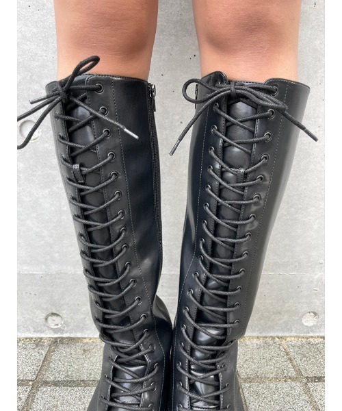 ENVYM（アンビー）の「ＬＡＣＥ ＵＰ ロングブーツ（ブーツ・レディース・ブラック・23.5㎝/22.5㎝/24.5㎝）」の4枚目の写真