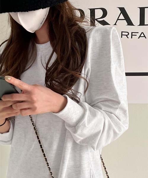 NANING9(ナンニング)の「NANING9 ショルダーパフルーズフィットワンピース(ワンピース・レディース・ブラック/ホワイト系その他・FREE)」の3枚目の写真