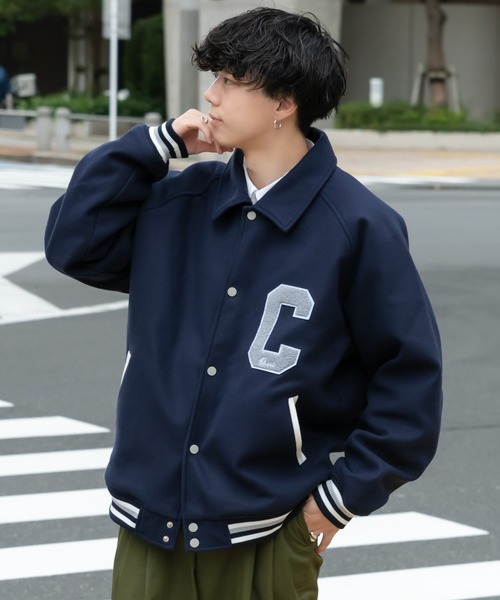 ONCILY(オンシェリー)の「CHENILLE EMBLEM STADIUM JACKET / サガラ刺繍ワッペンスタジャン(スタジャン・メンズ・ベージュ/ネイビー・MEDIUM/LARGE)」の7枚目の写真