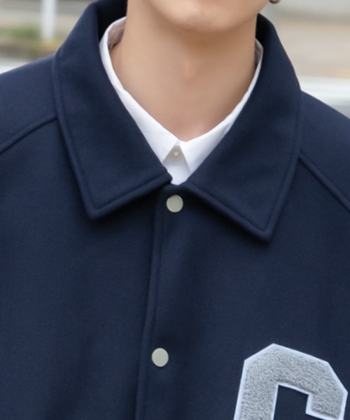 ONCILY(オンシェリー)の「CHENILLE EMBLEM STADIUM JACKET / サガラ刺繍ワッペンスタジャン(スタジャン・メンズ・ベージュ/ネイビー・MEDIUM/LARGE)」の12枚目の写真