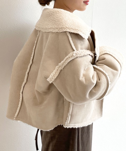 w closet（ダブルクローゼット）の「フェイクムートンライダースジャケット（ムートンコート・レディース・サンドベージュ/ライトベージュ・FREE）」の17枚目の写真