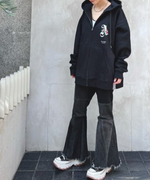 A4A(エーフォーエー)の「A4A/エーフォーエー/A.FLOWER ジップフーディー(パーカー・メンズ・ブラック/ホワイト・F)」の5枚目の写真