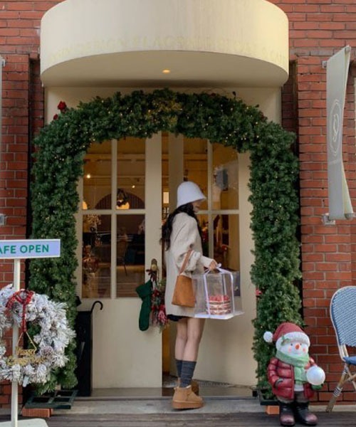 SONA（ソナ）の「SONA バルーンケーブルニットミニワンピース（ワンピース・レディース・アイボリー/ブラック・FREE）」の3枚目の写真