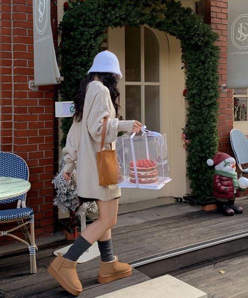 SONA（ソナ）の「SONA バルーンケーブルニットミニワンピース（ワンピース・レディース・アイボリー/ブラック・FREE）」の6枚目の写真