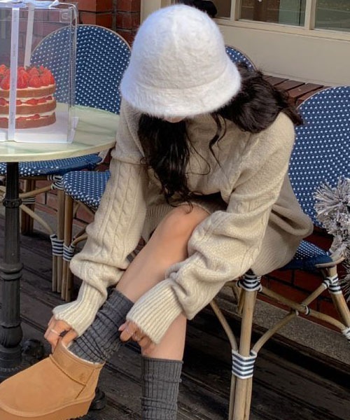 SONA（ソナ）の「SONA バルーンケーブルニットミニワンピース（ワンピース・レディース・アイボリー/ブラック・FREE）」の16枚目の写真