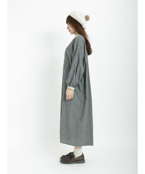 Samansa Mos2(サマンサ モスモス)の「襟配色スタンドカラーワンピース(ワンピース・レディース・ベージュ/ピンク/ブルー/グリーン/チャコール・フリ-)」の8枚目の写真