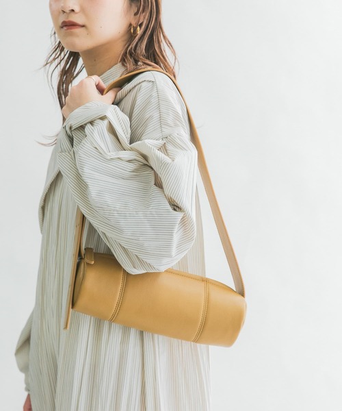 KBF（ケイビーエフ）の「ラウンドボトルBAG（ショルダーバッグ・レディース・ブラック/キャメル/アイボリー・ONE）」の9枚目の写真