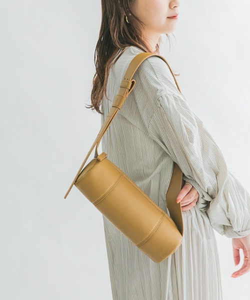 KBF（ケイビーエフ）の「ラウンドボトルBAG（ショルダーバッグ・レディース・ブラック/キャメル/アイボリー・ONE）」の10枚目の写真