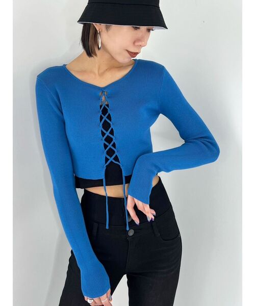 EMODA(エモダ)の「フロントレースフィットトップ(ニット/セーター・レディース・ホワイト/ブラック/ブルー・FREE)」の3枚目の写真