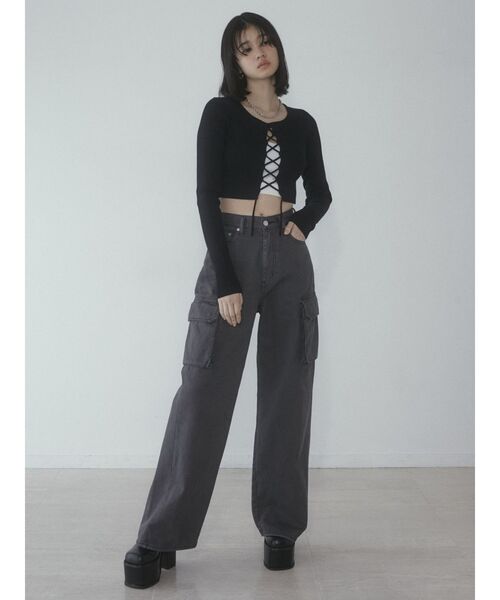 EMODA(エモダ)の「フロントレースフィットトップ(ニット/セーター・レディース・ホワイト/ブラック/ブルー・FREE)」の5枚目の写真