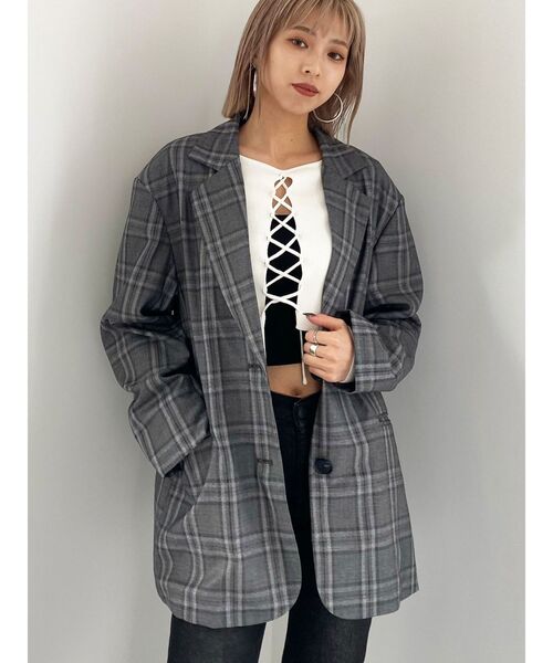 EMODA(エモダ)の「フロントレースフィットトップ(ニット/セーター・レディース・ホワイト/ブラック/ブルー・FREE)」の6枚目の写真