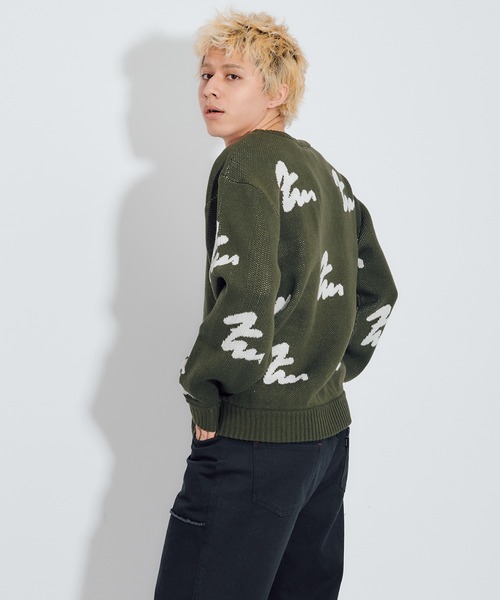 FCMM(エフシーエムエム)の「【日本限定アイテム】LOGO ALL OVER KNIT CREWNECK/ロゴオールオーバーニットクルーネック(ニット/セーター・メンズ・ネイビー/ブラック/グリーン・MEDIUM/LARGE)」の4枚目の写真