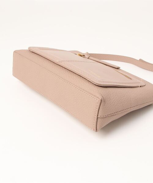 Ted Baker（テッドベーカー）の「NISHU ジップディテール クロスボディバッグ（ショルダーバッグ・レディース・ブラック/ベージュ系その他6・O/S）」の4枚目の写真