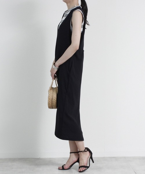 Fizz（フィズ）の「【Fizz/フィズ】　カットジョーゼット　Vネックジャンパースカート（サロペット/オーバーオール・レディース・ブラック/モカ/ネイビー/サンドグレー/グリーン・M/L）」の7枚目の写真