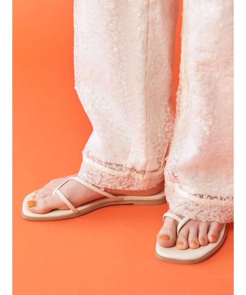 Ungrid（アングリッド）の「アシメフラットサンダル（サンダル・レディース・ブラック/アイボリー・S/M/L）」の4枚目の写真