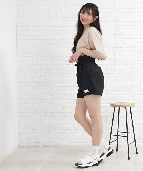 PINK-latte(ピンクラテ)の「◆【130cmサイズあり】らくちん♪ウエストドロストショートキュロット(その他パンツ・キッズ・ブラック/ブルー系9/ブルー系8/ホワイト系4・16/14/13/15 )」の15枚目の写真