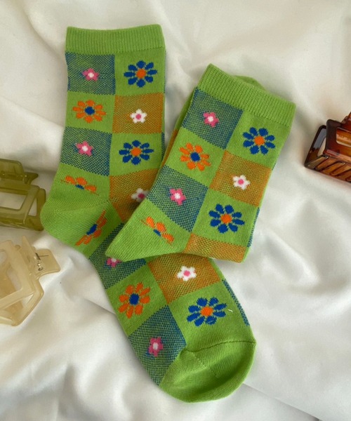 WEGO(ウィゴー)の「WEGO/レトロフラワークルーソックス(ソックス/靴下・レディース・ホワイト/グリーン/パープル・23-25cm)」の3枚目の写真
