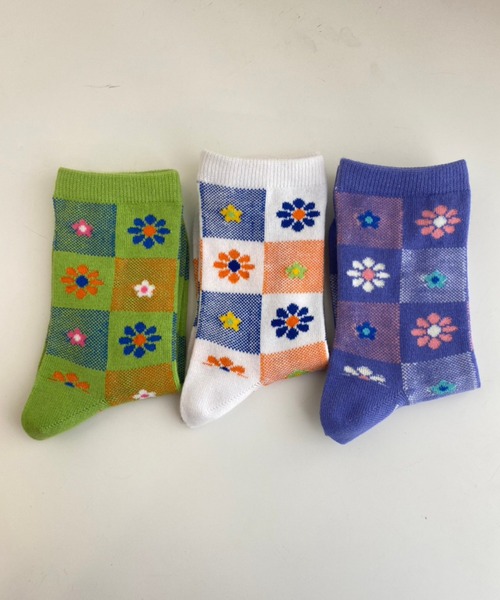 WEGO(ウィゴー)の「WEGO/レトロフラワークルーソックス(ソックス/靴下・レディース・ホワイト/グリーン/パープル・23-25cm)」の4枚目の写真