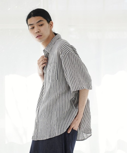 Air Tokyo（エアートウキョー）の「オーバーサイズ ハーフスリーブ ストライプ レギュラーカラー シャツ（シャツ/ブラウス・メンズ・ホワイト×ブルー/ホワイト×ブラック・MEDIUM/LARGE）」の5枚目の写真