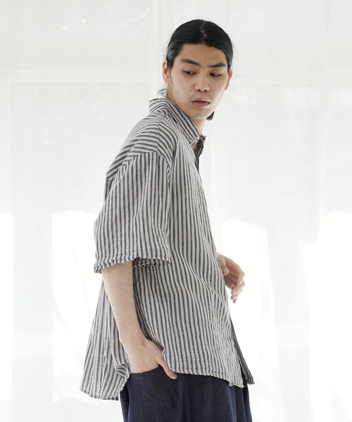 Air Tokyo（エアートウキョー）の「オーバーサイズ ハーフスリーブ ストライプ レギュラーカラー シャツ（シャツ/ブラウス・メンズ・ホワイト×ブルー/ホワイト×ブラック・MEDIUM/LARGE）」の7枚目の写真