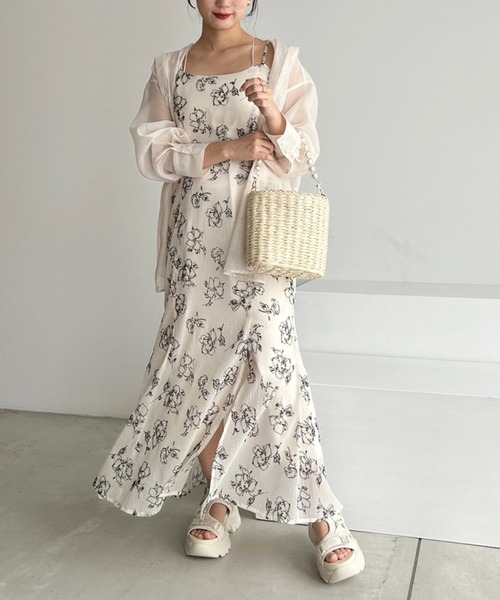 one after another NICE CLAUP(ワンアフターアナザーナイスクラップ)の「バッククロス/シャーリングキャミワンピース(ワンピース・レディース・ブラック/アイボリー/ピンク/ホワイト系その他・FREE)」の2枚目の写真