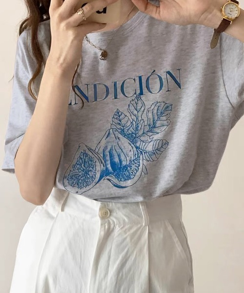 mebole（メボレ）の「フルーツプリントtee（Tシャツ/カットソー・レディース・グレー・FREE）」の3枚目の写真