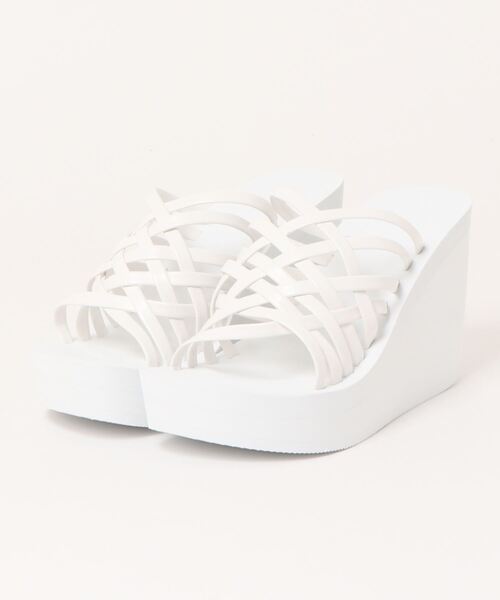 San-ai Resort 三愛水着楽園（サンアイリゾート　サンアイミズギラクエン）の「レザーライク編みサンダル（サンダル・レディース・ブラック/ベージュ/ホワイト・SMALL/MEDIUM/LARGE）」の12枚目の写真