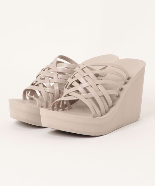 San-ai Resort 三愛水着楽園（サンアイリゾート　サンアイミズギラクエン）の「レザーライク編みサンダル（サンダル・レディース・ブラック/ベージュ/ホワイト・SMALL/MEDIUM/LARGE）」の10枚目の写真