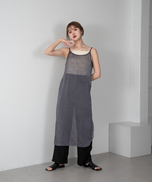 Amiur（エミレ）の「sheer layered long camisole / シアーレイヤードロングキャミソール（ワンピース・レディース・ブラック/チャコールグレー/ベージュ・FREE）」の15枚目の写真