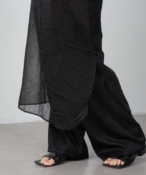Amiur（エミレ）の「sheer layered long camisole / シアーレイヤードロングキャミソール（ワンピース・レディース・ブラック/チャコールグレー/ベージュ・FREE）」の10枚目の写真