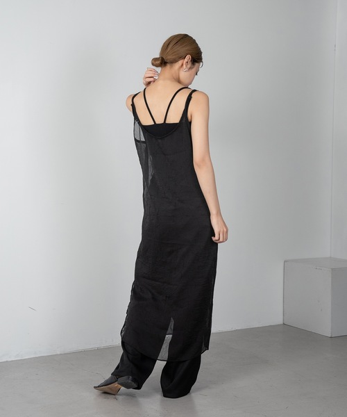 Amiur（エミレ）の「sheer layered long camisole / シアーレイヤードロングキャミソール（ワンピース・レディース・ブラック/チャコールグレー/ベージュ・FREE）」の16枚目の写真