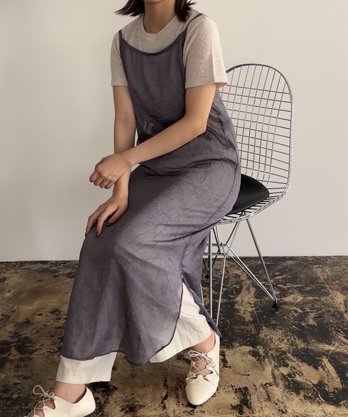 Amiur（エミレ）の「sheer layered long camisole / シアーレイヤードロングキャミソール（ワンピース・レディース・ブラック/チャコールグレー/ベージュ・FREE）」の6枚目の写真