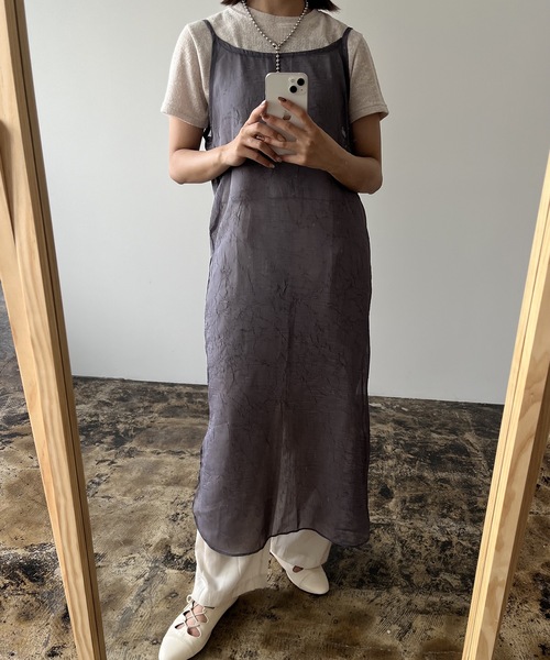 Amiur（エミレ）の「sheer layered long camisole / シアーレイヤードロングキャミソール（ワンピース・レディース・ブラック/チャコールグレー/ベージュ・FREE）」の7枚目の写真