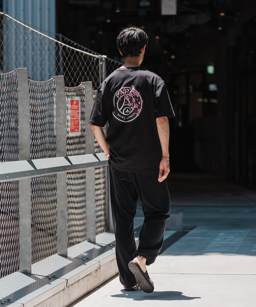 PARIS SAINT-GERMAIN(パリサンジェルマン)の「【Paris Saint-Germain】エンブレムプリント Tシャツ SAKURA(Tシャツ/カットソー・メンズ・ブラック/ホワイト・SMALL/X-LARGE/LARGE/MEDIUM)」の4枚目の写真