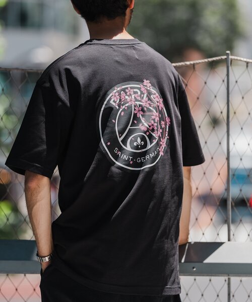 PARIS SAINT-GERMAIN(パリサンジェルマン)の「【Paris Saint-Germain】エンブレムプリント Tシャツ SAKURA(Tシャツ/カットソー・メンズ・ブラック/ホワイト・SMALL/X-LARGE/LARGE/MEDIUM)」の9枚目の写真