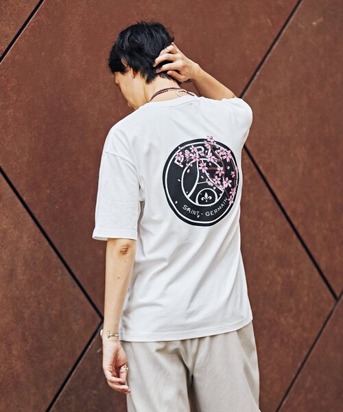 PARIS SAINT-GERMAIN(パリサンジェルマン)の「【Paris Saint-Germain】エンブレムプリント Tシャツ SAKURA(Tシャツ/カットソー・メンズ・ブラック/ホワイト・SMALL/X-LARGE/LARGE/MEDIUM)」の21枚目の写真
