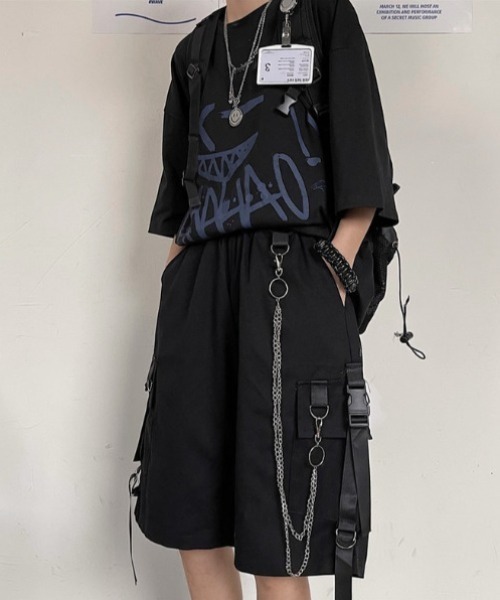 .KOM(ドットコム)の「『.KOM/ドットケーオーエム』チェーン付きカーゴショーツ【Y】【CN】(カーゴパンツ・メンズ・ブラック・L)」の3枚目の写真