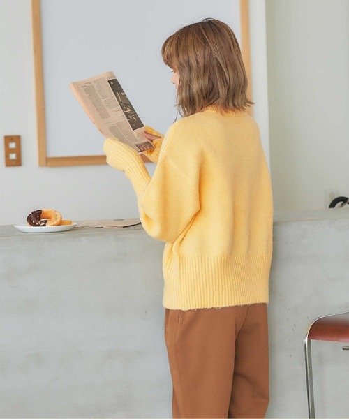 titivate(ティティベイト)の「フィンガーホールニットプルオーバー(ニット/セーター・レディース・ブルー/ピンク/オフホワイト/イエロー・S/M)」の1枚目の写真