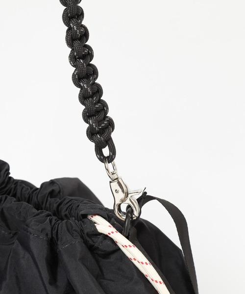 Anui（アニュイ）の「【UNISEX/CONTROL FREAK】ナイロン2WAYミニBAG（ショルダーバッグ・レディース・カーキ/ブラック・FREE）」の16枚目の写真