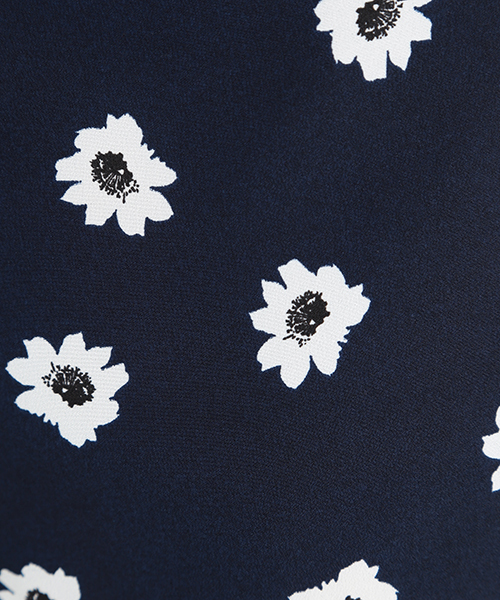 B:MING by BEAMS（ビーミングバイビームス）の「ビーミング by ビームス / 小花プリントパンツ（その他パンツ・レディース・ネイビー・MEDIUM/SMALL）」の7枚目の写真